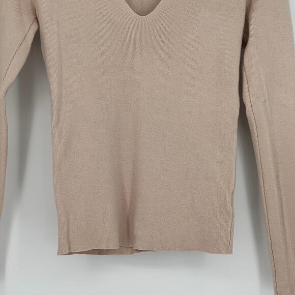 Express Women's Pullover Sweaters Size M Nude Tan Long Sleeve Ribbed Knit V-Neck - Picture 4 of 9